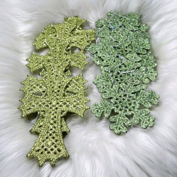 8 Green Glitter Snowflakes - And 5 Green Glitter Crosses Christmas Ornaments - Picture 1 of 5